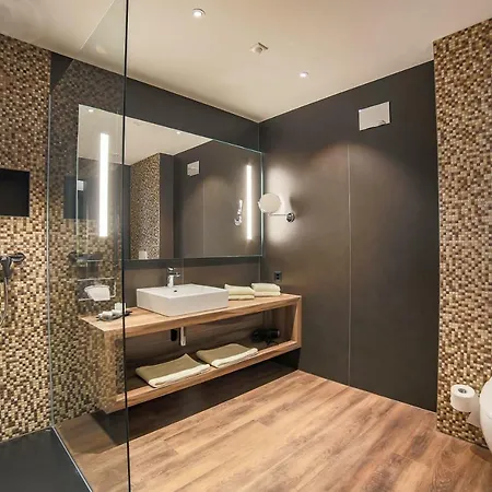 Hotel Von Rotz 3*